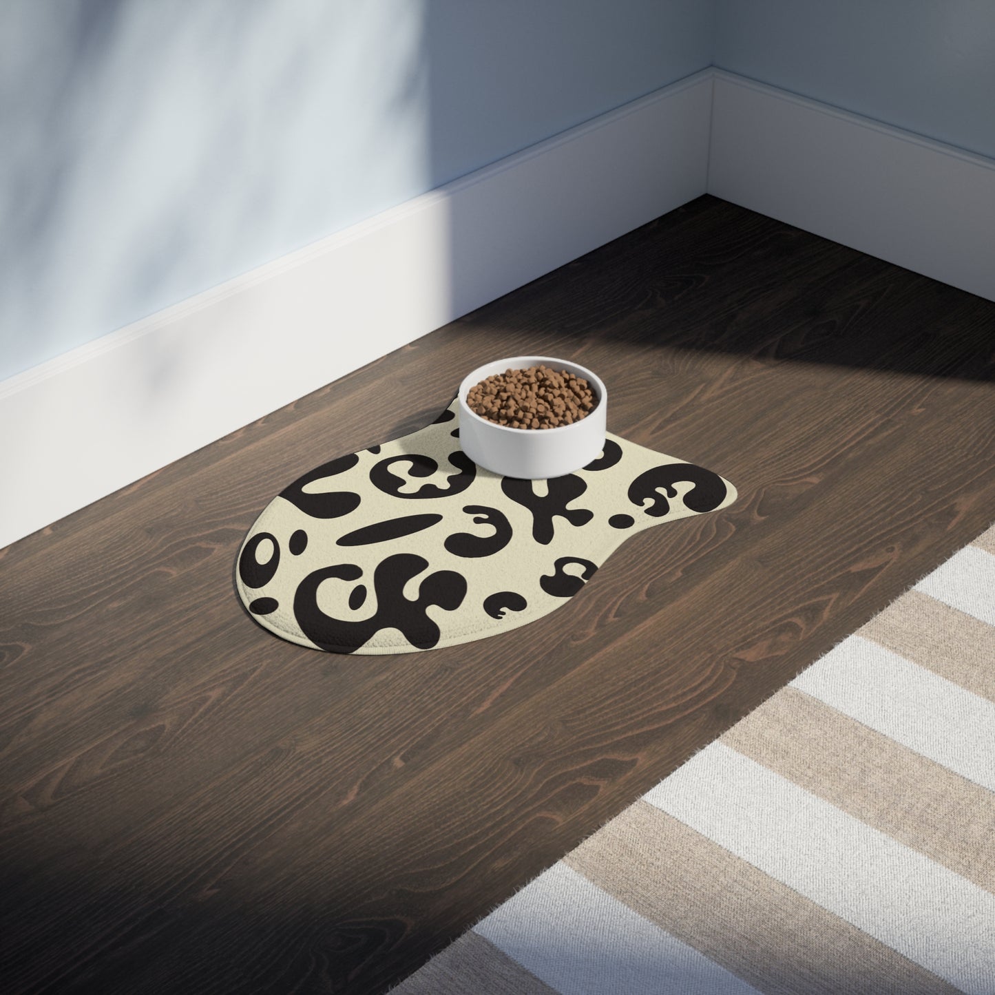Pure Imagination Pet Feeding Mats (in Bone or Fish Shape) - Blank Page White