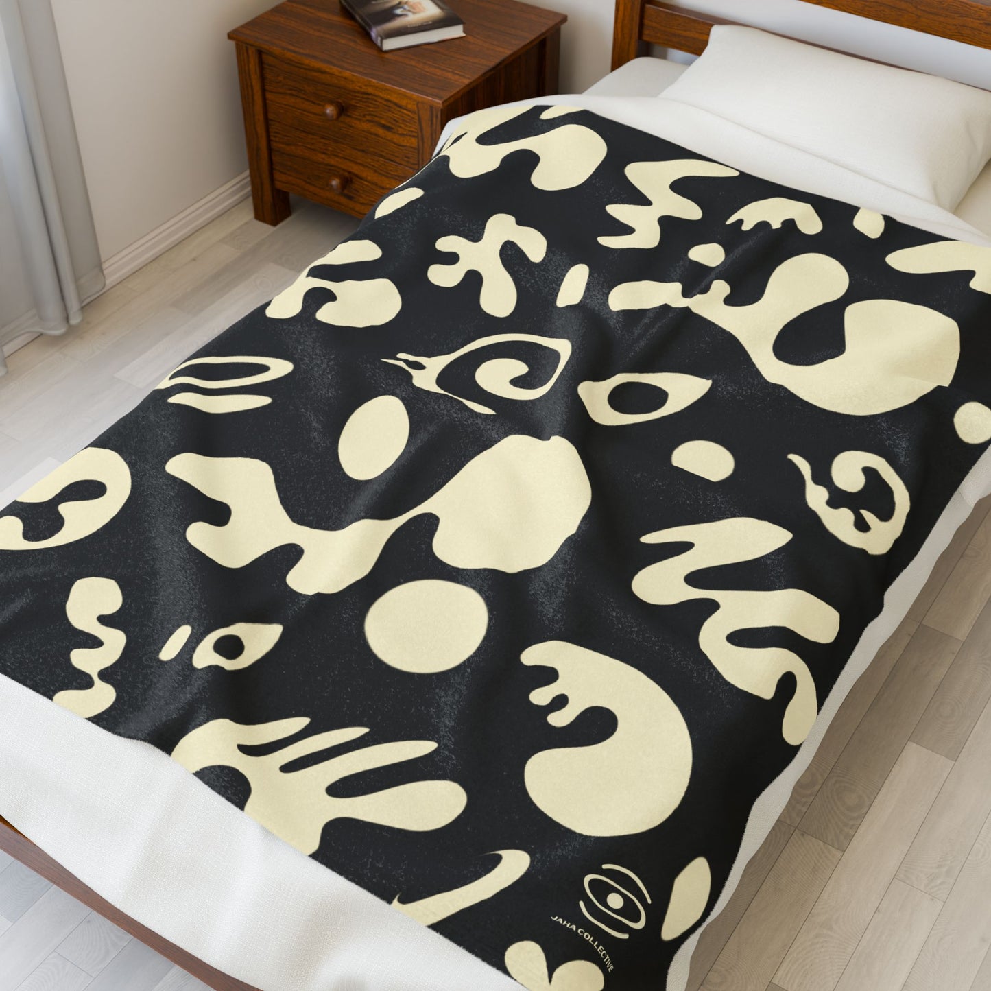 Pure Imagination Velveteen Plush Blanket - Smoke Signal Black