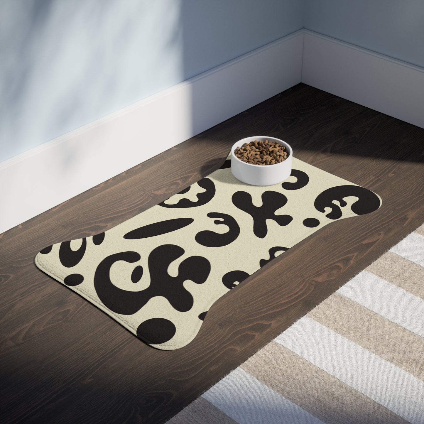 Pure Imagination Pet Feeding Mats (in Bone or Fish Shape) - Blank Page White