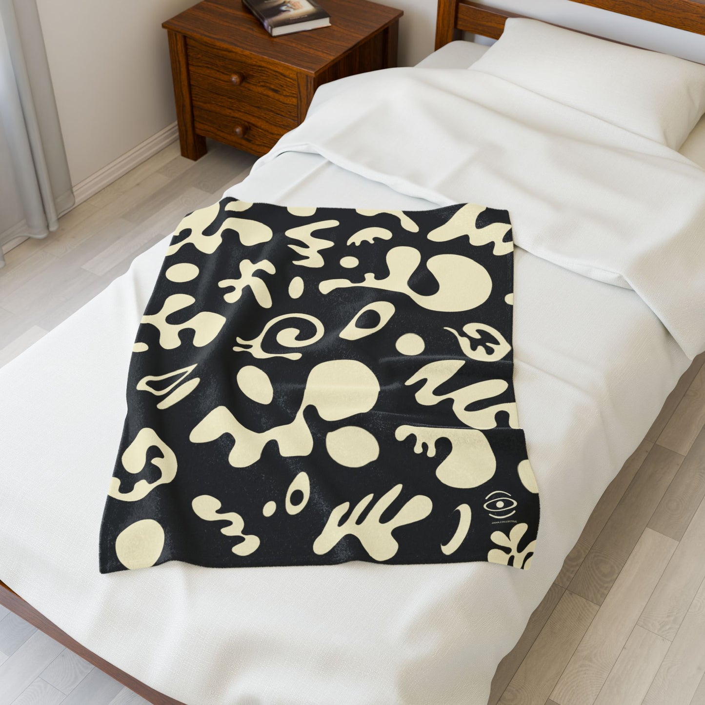 Pure Imagination Velveteen Plush Blanket - Smoke Signal Black