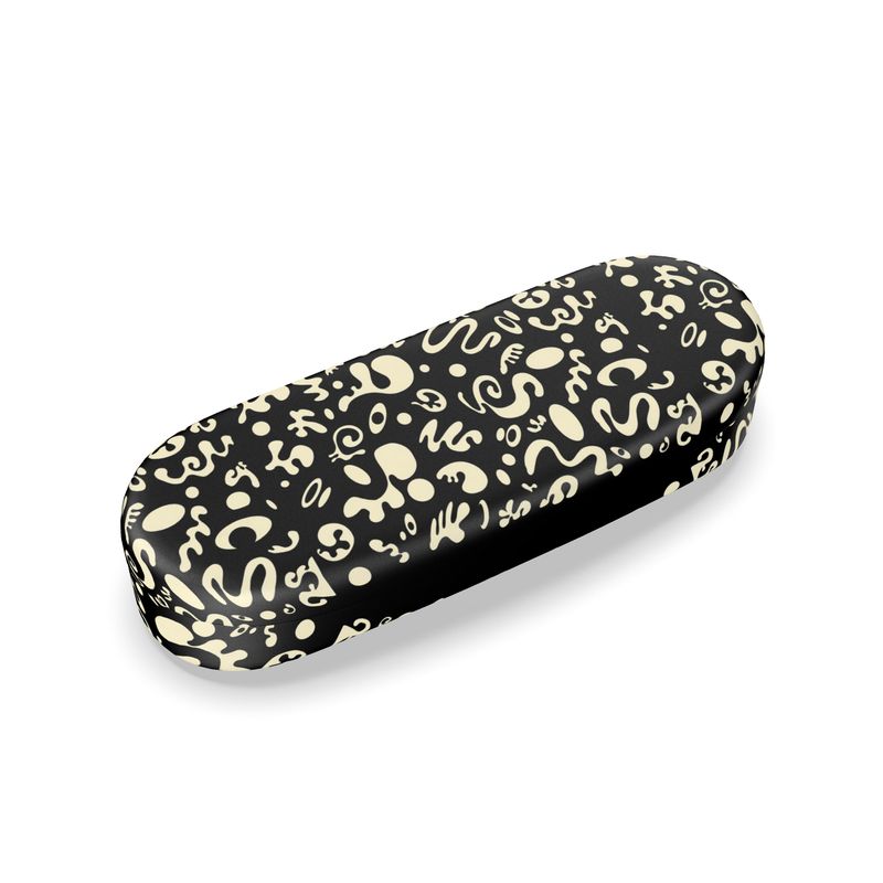 WELL TRAVELED HARD GLASSES CASE